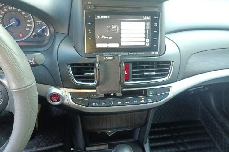 Used Honda Crosstour 2014 2.4L Luxury Navigation Edition Audio And AC Panel
