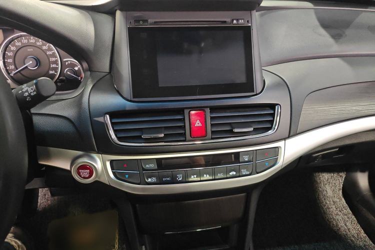 Used Honda Crosstour 2014 2.4L Luxury Edition Audio And AC Panel