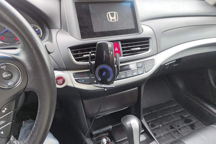 Used Honda Crosstour 2014 2.4L Luxury Edition Audio And AC Panel