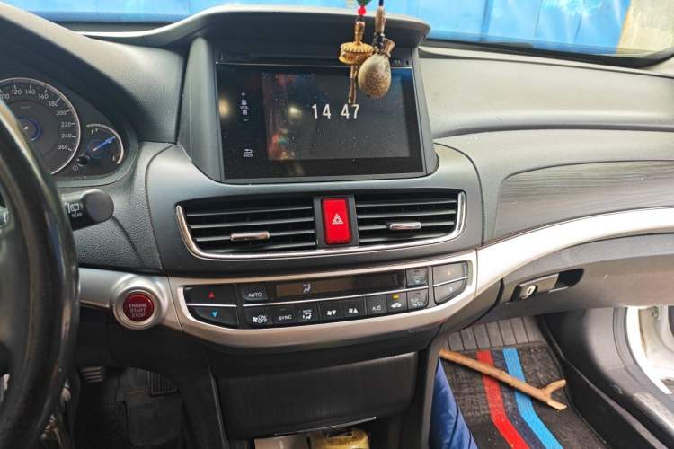 Used Honda Crosstour 2014 2.4L Luxury Edition Audio And AC Panel