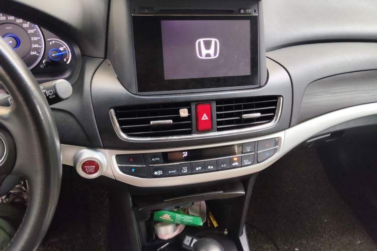 Used Honda Crosstour 2014 2.4L Luxury Edition Audio And AC Panel