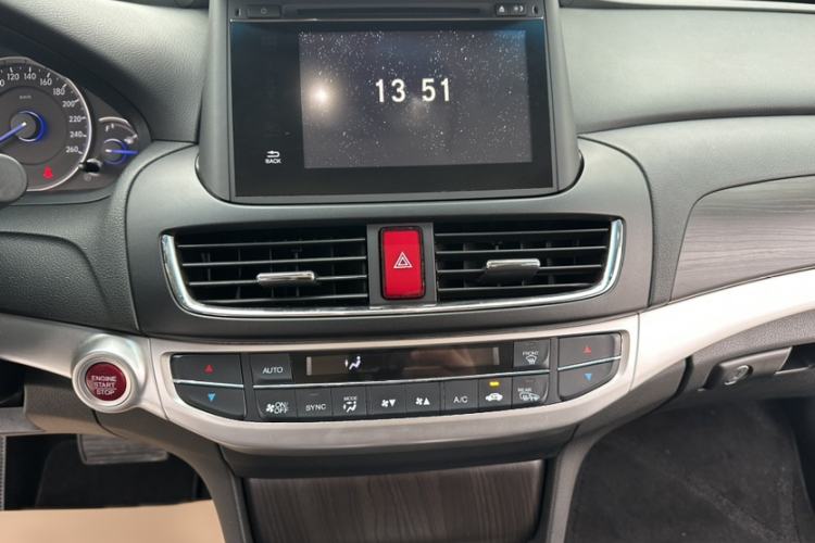 Used Honda Crosstour 2014 2.4L Luxury Edition Audio And AC Panel