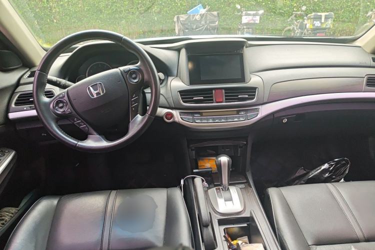 Used Honda Crosstour 2014 2.4L Luxury Edition Center Console