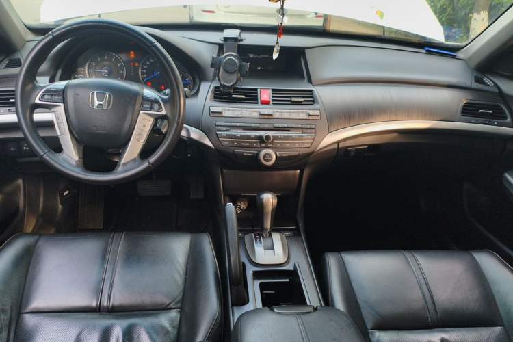 Used Honda Crosstour 2014 2.4L Luxury Edition Center Console