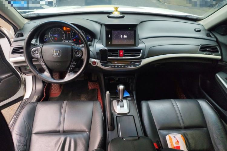 Used Honda Crosstour 2014 2.4L Luxury Edition Center Console