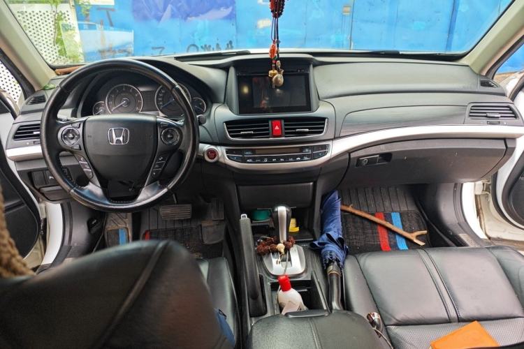 Used Honda Crosstour 2014 2.4L Luxury Edition Center Console