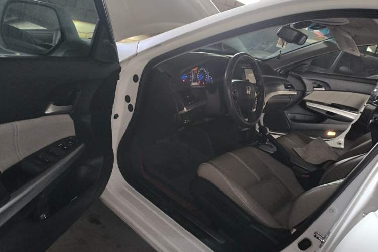 Used Honda Crosstour 2014 2.4L Luxury Edition Driver Seat