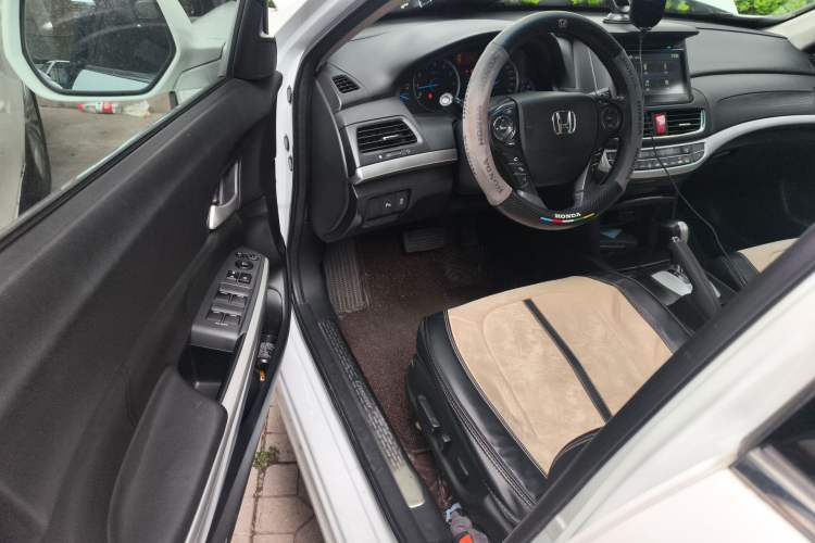 Used Honda Crosstour 2014 2.4L Luxury Edition Driver Seat