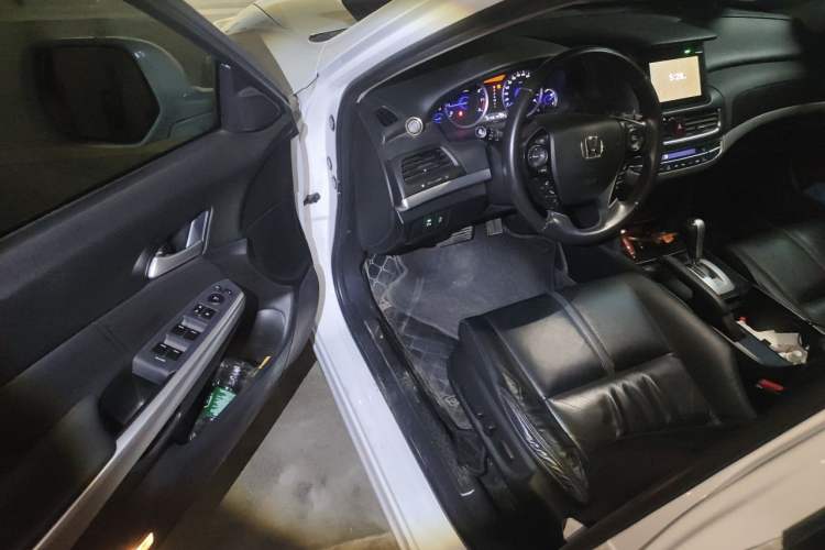 Used Honda Crosstour 2014 2.4L Luxury Edition Driver Seat