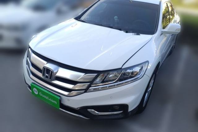 Used Honda Crosstour 2014 2.4L Luxury Navigation Edition