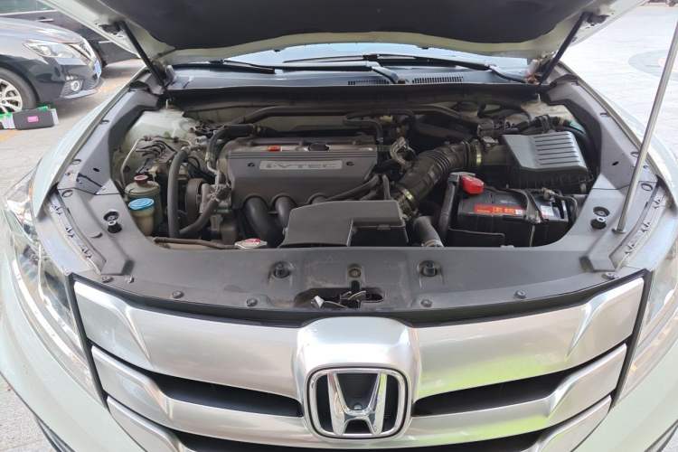 Used Honda Crosstour 2014 2.4L Luxury Edition Engine Bay