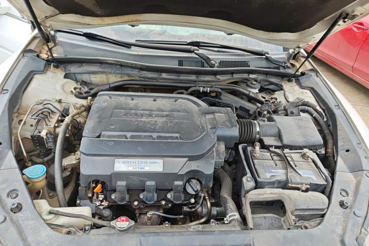 Used Honda Crosstour 2014 3.0L AWD Prestige Edition Engine Bay