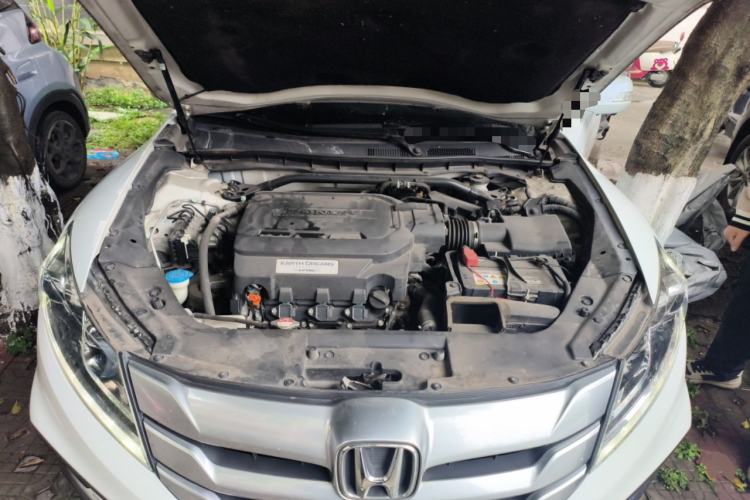 Used Honda Crosstour 2014 3.0L AWD Prestige Edition Engine Bay