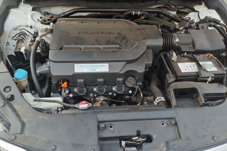 Used Honda Crosstour 2014 3.0L AWD Prestige Edition Engine Bay