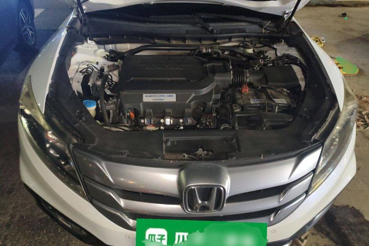 Used Honda Crosstour 2014 3.0L AWD Prestige Edition Engine Bay