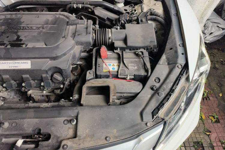Used Honda Crosstour 2014 3.0L AWD Prestige Edition Engine Bay Left