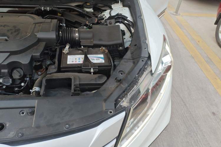 Used Honda Crosstour 2014 3.0L AWD Prestige Edition Engine Bay Left