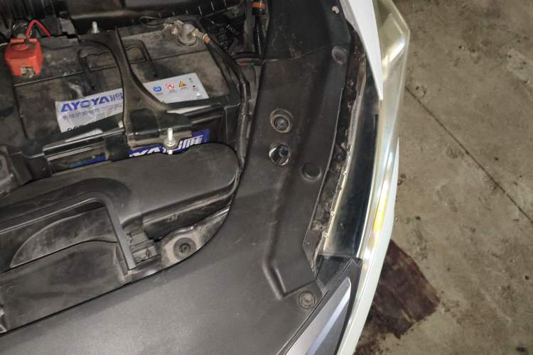 Used Honda Crosstour 2014 3.0L AWD Prestige Edition Engine Bay Left