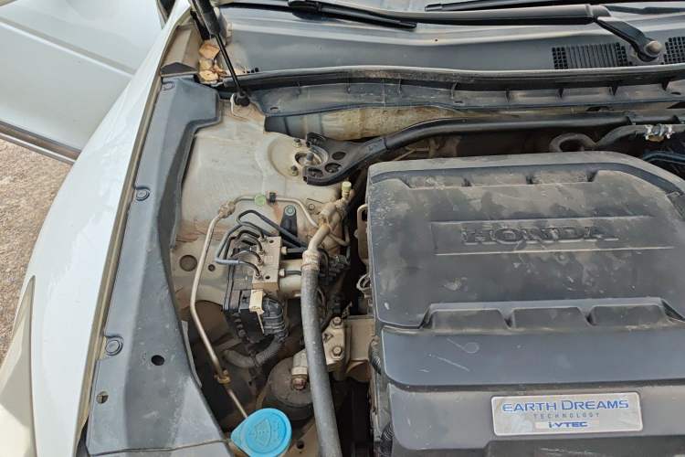 Used Honda Crosstour 2014 3.0L AWD Prestige Edition Engine Bay Right