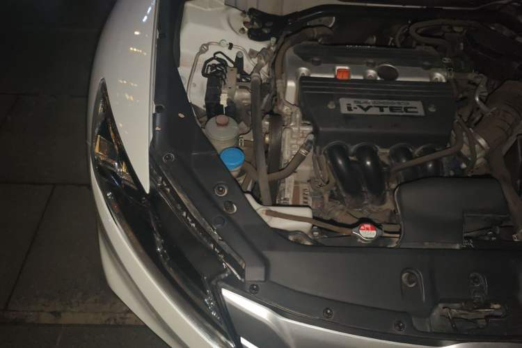 Used Honda Crosstour 2014 2.4L Luxury Navigation Edition Engine Bay Right