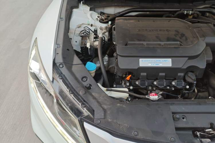Used Honda Crosstour 2014 3.0L AWD Prestige Edition Engine Bay Right