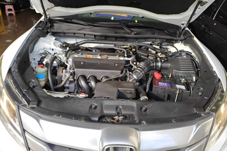 Used Honda Crosstour 2014 2.4L Luxury Edition Engine Bay