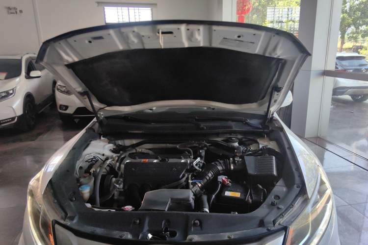 Used Honda Crosstour 2014 2.4L Luxury Edition Engine Bay