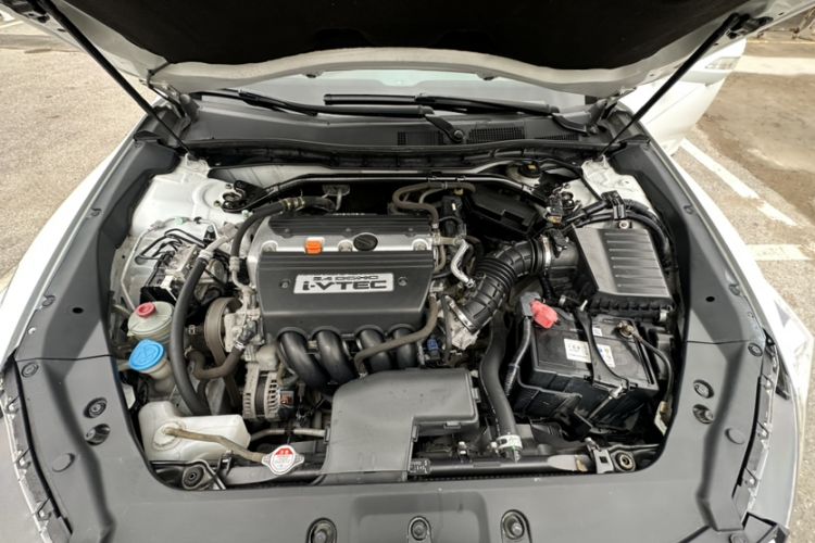 Used Honda Crosstour 2014 2.4L Luxury Edition Engine Bay