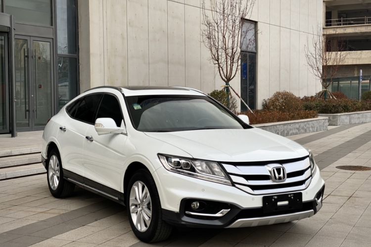 Used Honda Crosstour 2014 2.4L Luxury Edition Exterior 1