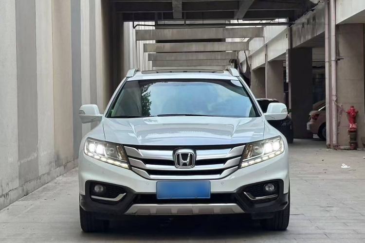 Used Honda Crosstour 2014 2.4L Luxury Edition Exterior 1