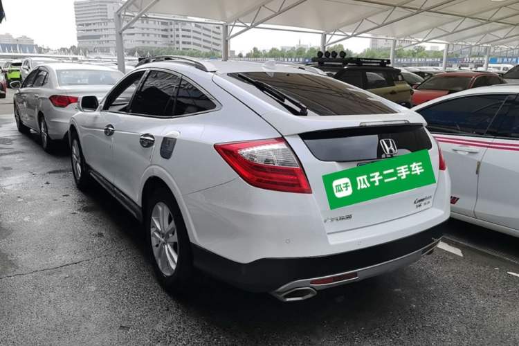 Used Honda Crosstour 2014 2.4L Luxury Edition Exterior 2