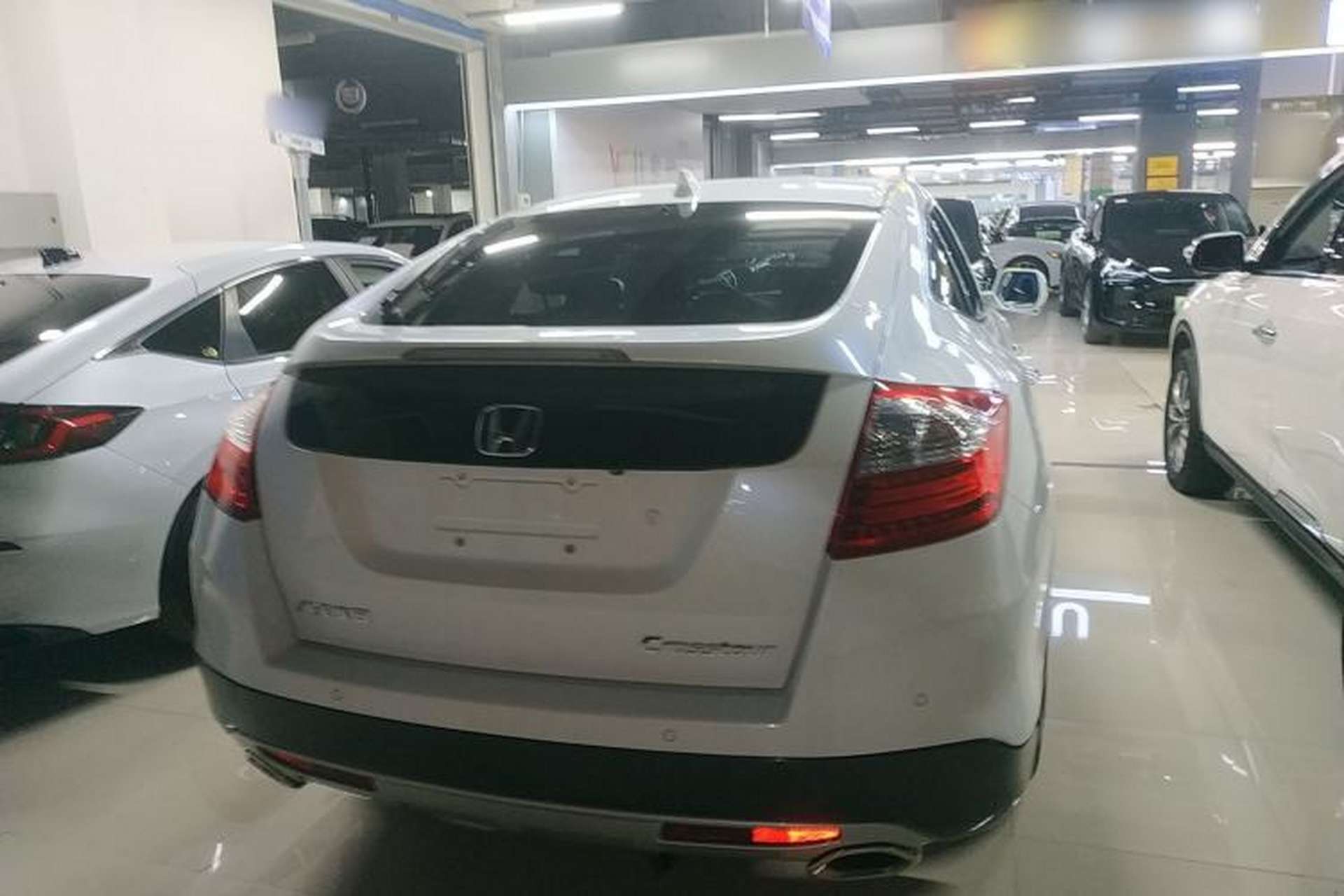 Used Honda Crosstour 2014 2.4L Luxury Edition Exterior 2