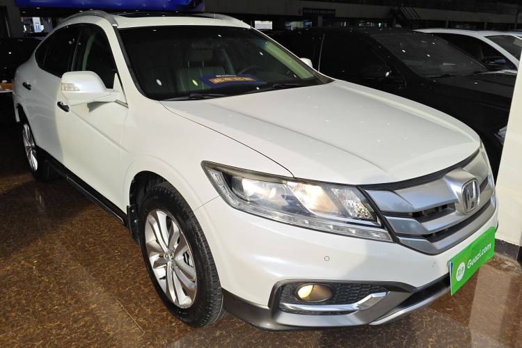 Used Honda Crosstour 2014 2.4L Luxury Edition Exterior 2