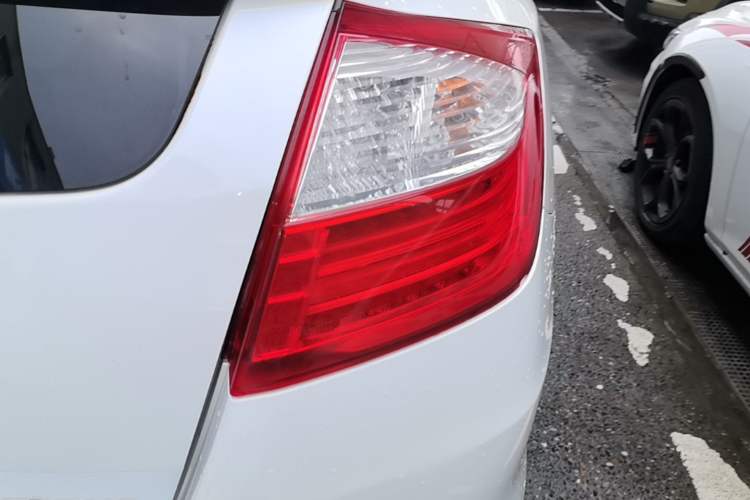 Used Honda Crosstour 2014 2.4L Luxury Edition Exterior 3