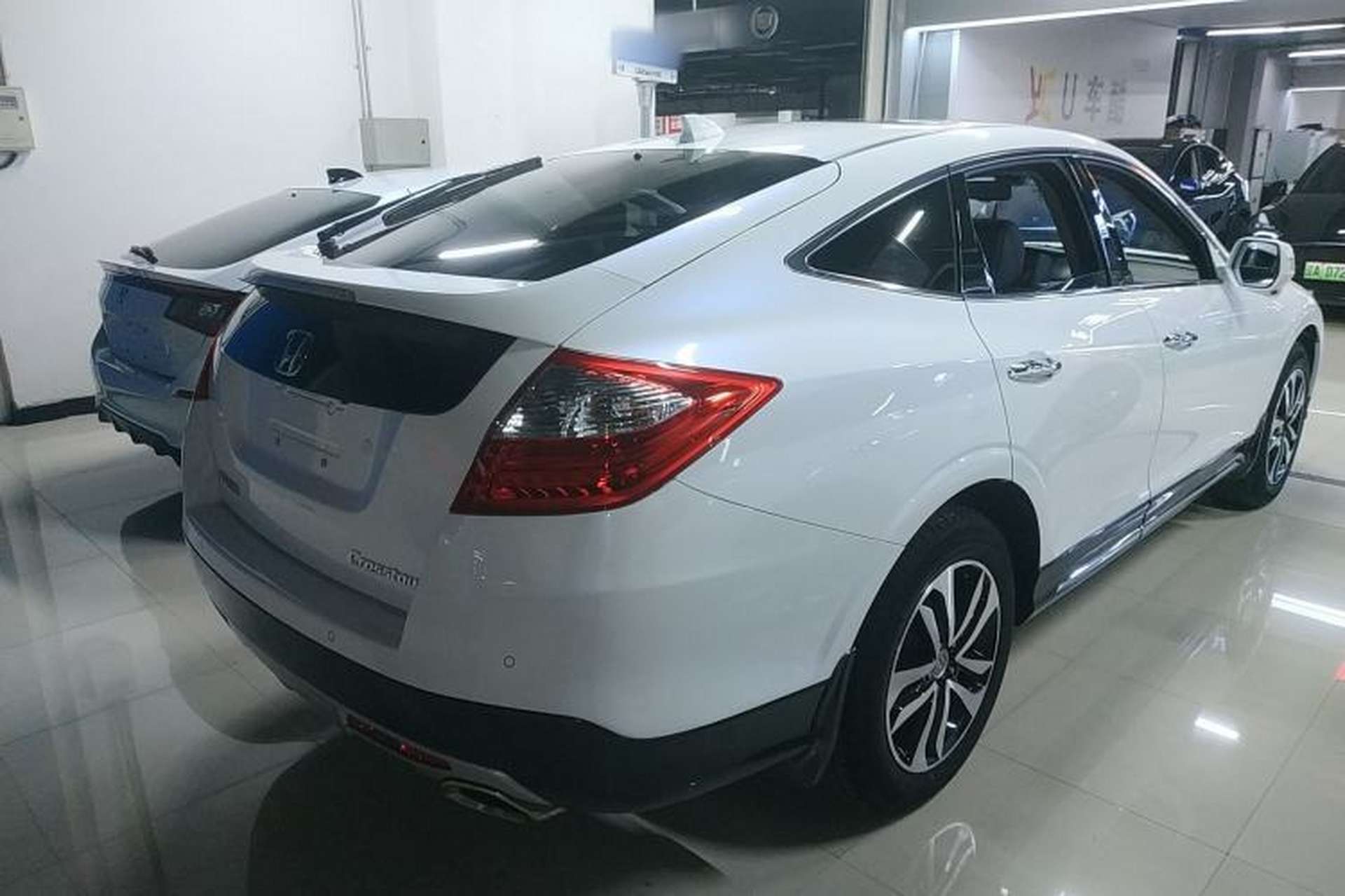 Used Honda Crosstour 2014 2.4L Luxury Edition Exterior 3