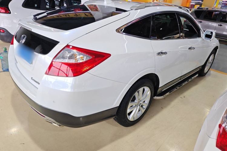 Used Honda Crosstour 2014 2.4L Luxury Edition Exterior 3