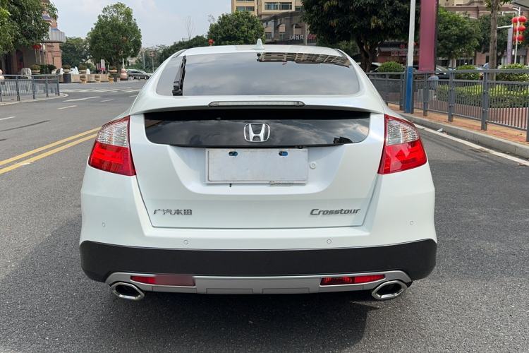 Used Honda Crosstour 2014 2.4L Luxury Edition Exterior 3