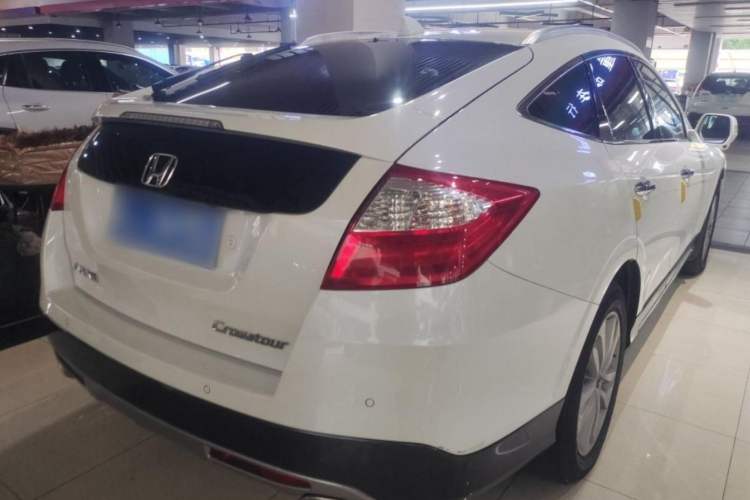Used Honda Crosstour 2014 2.4L Luxury Edition Exterior 3