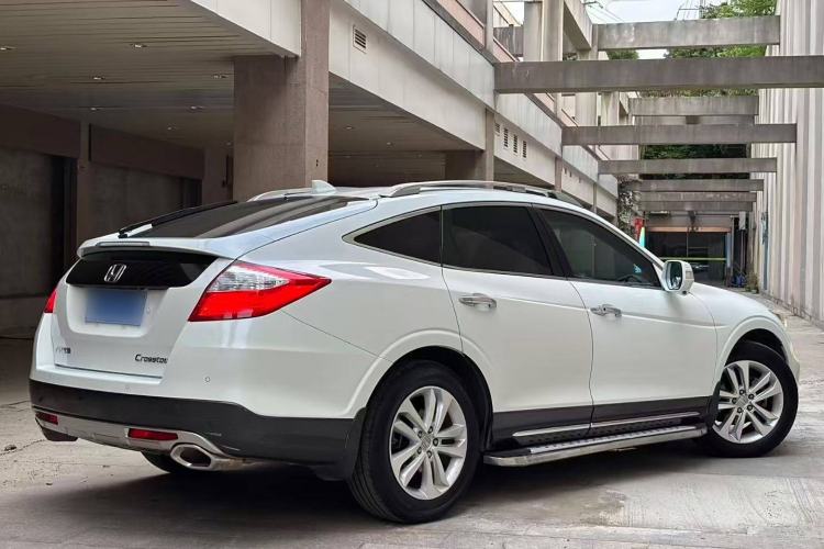 Used Honda Crosstour 2014 2.4L Luxury Edition Exterior 5