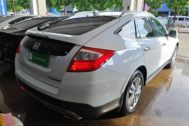 Used Honda Crosstour 2014 2.4L Luxury Edition Exterior 5