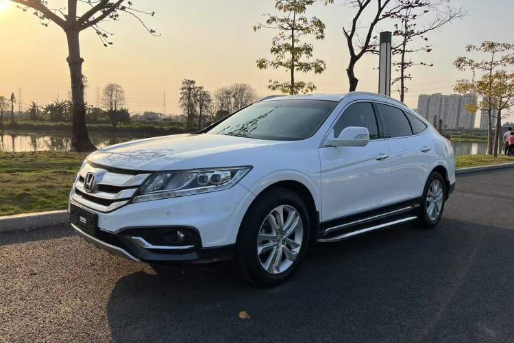 Used Honda Crosstour 2014 2.4L Luxury Edition Exterior 5