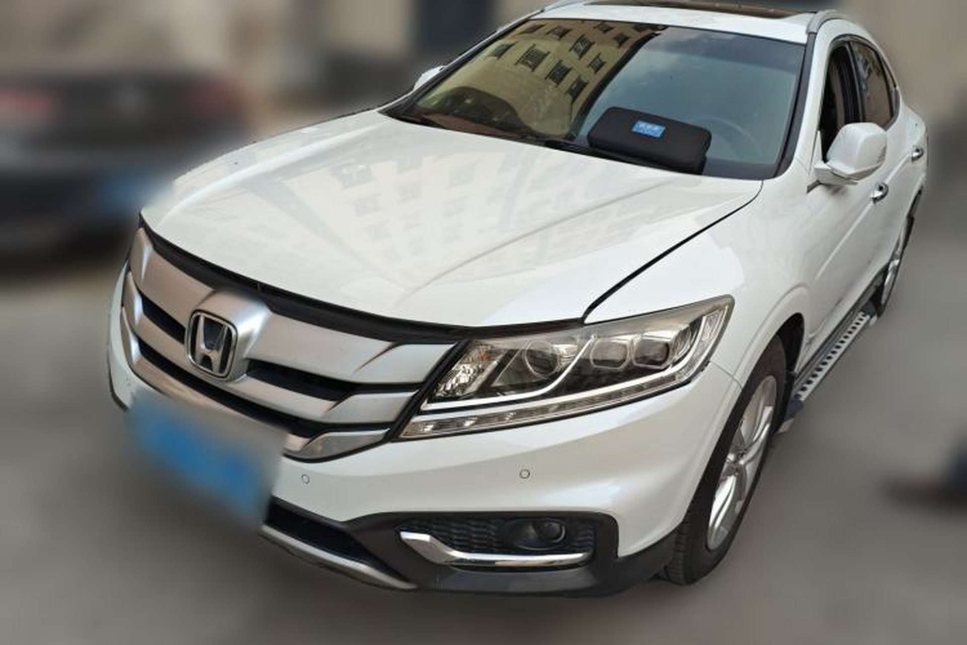 Used Honda Crosstour 2014 2.4L Luxury Edition Front Left 45 Deg
