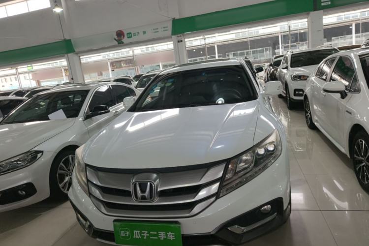 Used Honda Crosstour 2014 2.4L Luxury Edition Front