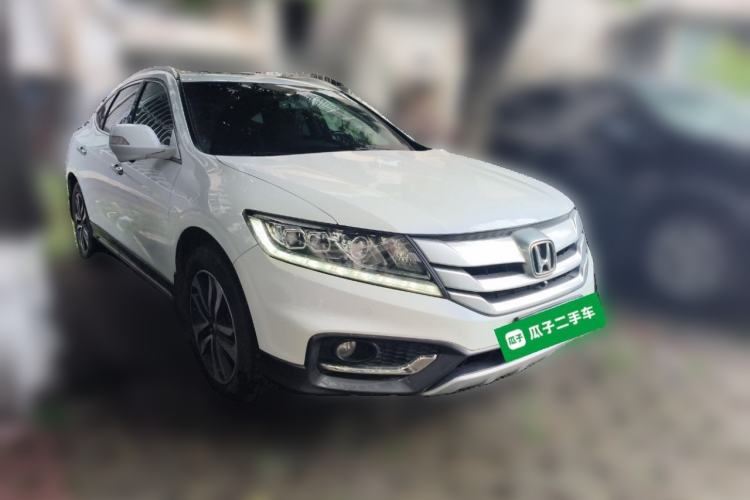 Used Honda Crosstour 2014 3.0L AWD Prestige Edition Front Right 45 Deg