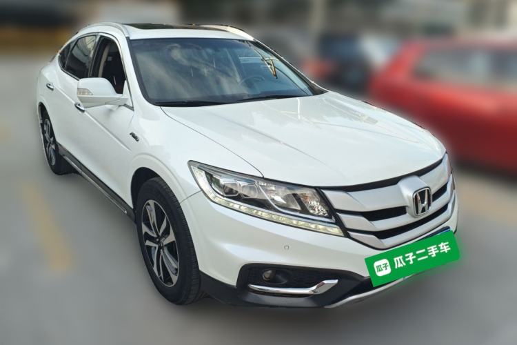 Used Honda Crosstour 2014 3.0L AWD Prestige Edition Front Right 45 Deg