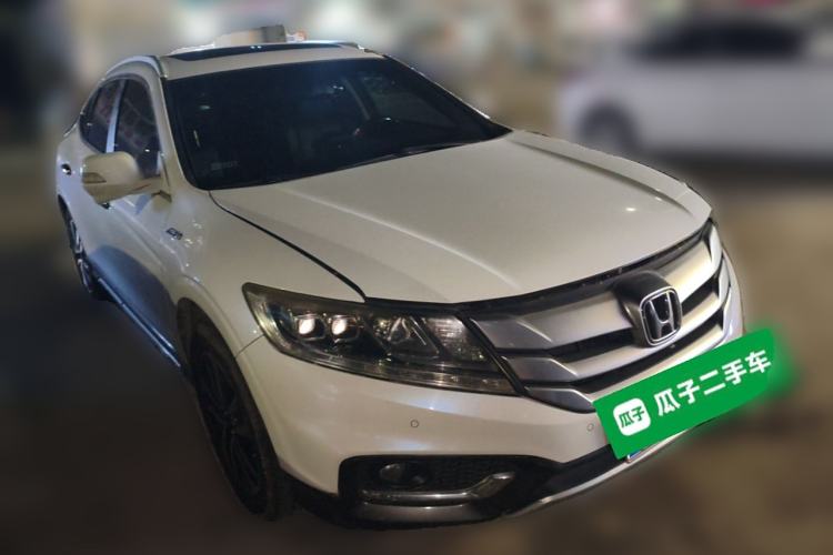 Used Honda Crosstour 2014 3.0L AWD Prestige Edition Front Right 45 Deg
