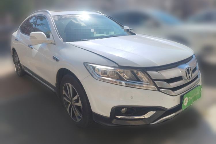 Used Honda Crosstour 2014 2.4L Luxury Edition Front Right 45 Deg