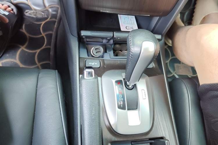 Used Honda Crosstour 2014 2.4L Luxury Edition Gear Lever