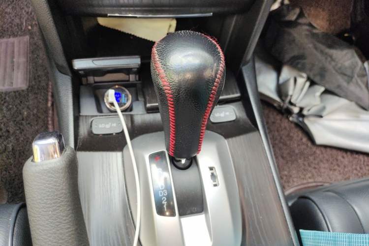 Used Honda Crosstour 2014 2.4L Luxury Edition Gear Lever