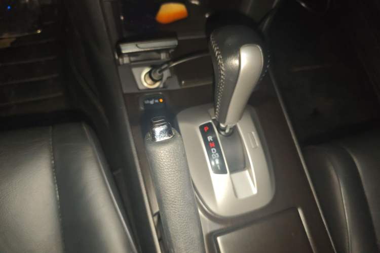 Used Honda Crosstour 2014 2.4L Luxury Navigation Edition Gear Lever